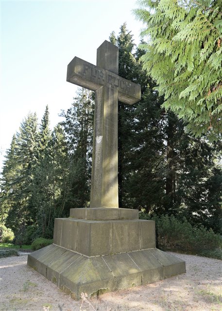 Kreuz zur Ehrung der Gefallenen des Ersten Weltkriegs |
Foto: Ralf Wendland